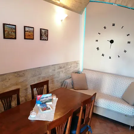 شقة Piazza Matteotti 10 *